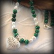 Nr. K007 - Malachit-Perlen mit Herz